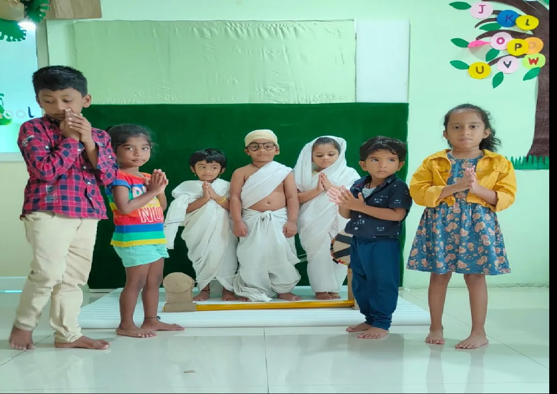 Children in fancy dress for Gandhi Jayanti